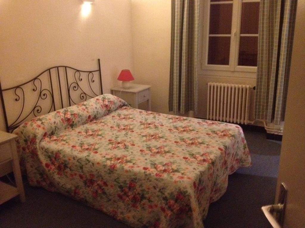 Hotel Restaurant Le Central Châteaurenard Habitación foto
